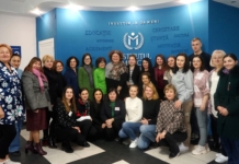 Psihologi și operatori de la telefonul de încredere YK Support Line 0 800 800 22, după training-ul de la Chișinău cu Marija Raleva, psihoterapeut din Macedonia de Nord. | Foto: neovita.md