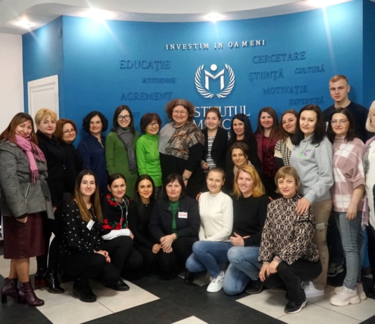 Psihologi și operatori de la telefonul de încredere YK Support Line 0 800 800 22, după training-ul de la Chișinău cu Marija Raleva, psihoterapeut din Macedonia de Nord. | Foto: neovita.md