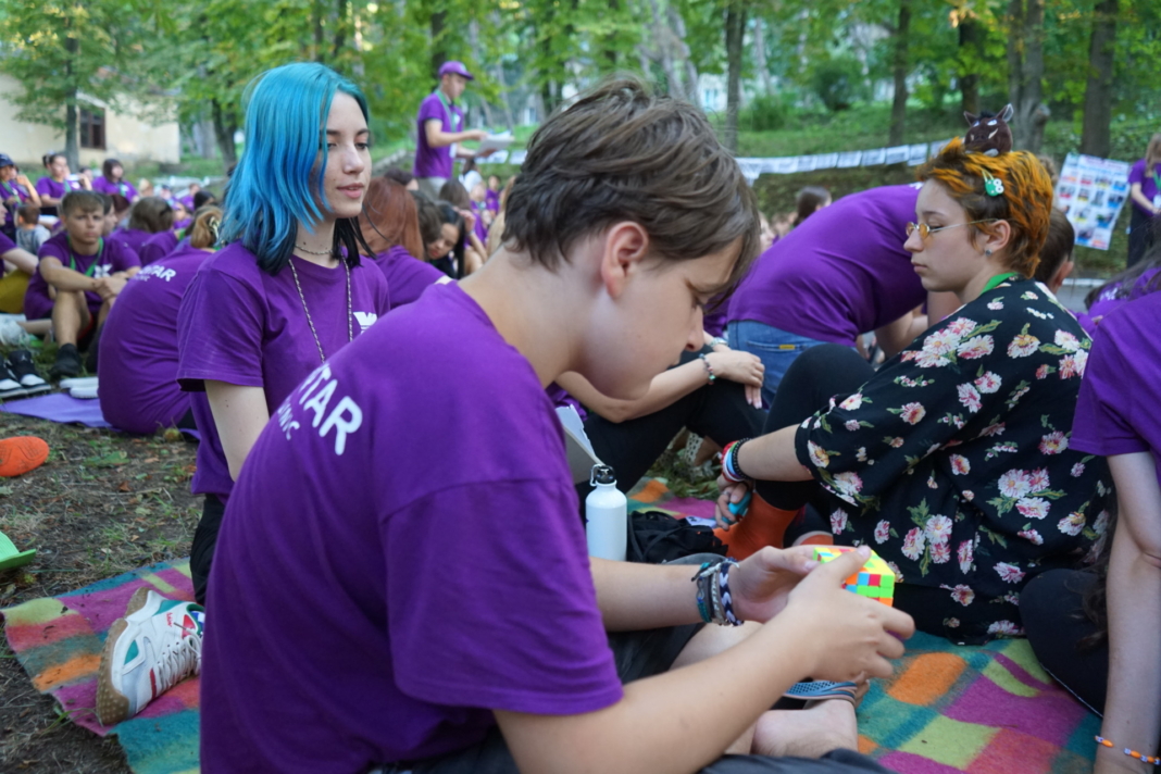 Cea de-a VIII-a ediție a Școlii de vară în sănătatea adolescenților pentru voluntarii rețelei Youth Klinic are loc cu suportul fincniar al Fundaței ERIKS din Suedia și UNICEF Moldova. Foto: neovita.md