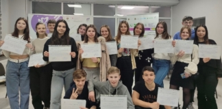 16 adolescenți/te și tineri/re din Gașca voluntarilor YK Neovita sunt parte din schimbarea pozitivă cu certificate oficiale de absolvire a Cursului de instruire în sănătate, ediția de primăvară 2024.